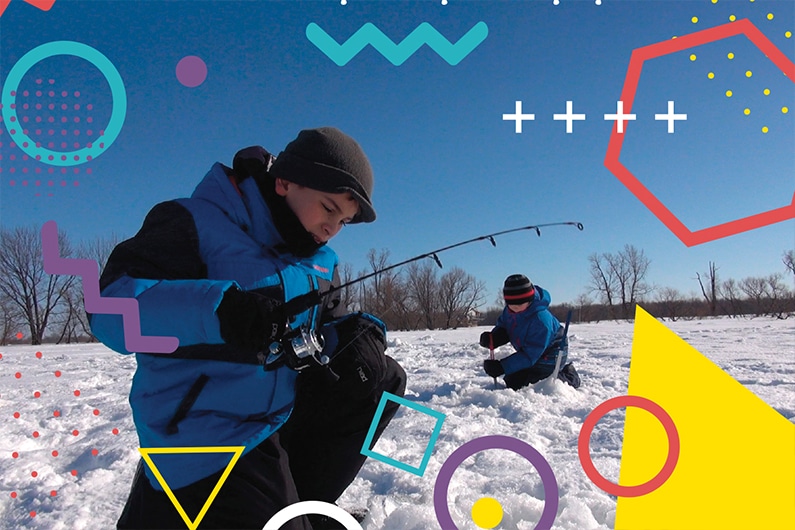 Deux enfants pêchent sur la glace (des formes géographiques colorées superposent la photo)